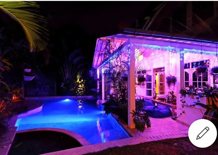 Blue Lagoon 5 Bedrooms Near And Airport *