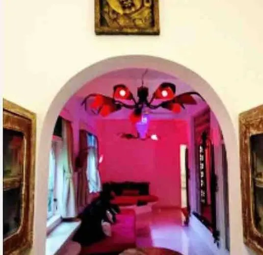 Blue Lagoon 5 Bedrooms Near And Airport