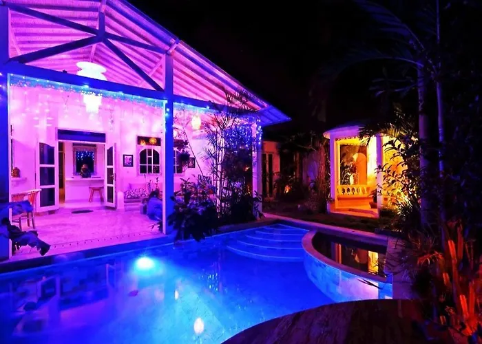 Blue Lagoon 5 Bedrooms Near And Airport *