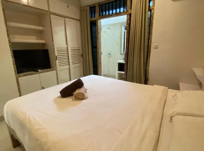 Blue Lagoon 5 Bedrooms Near And Airport