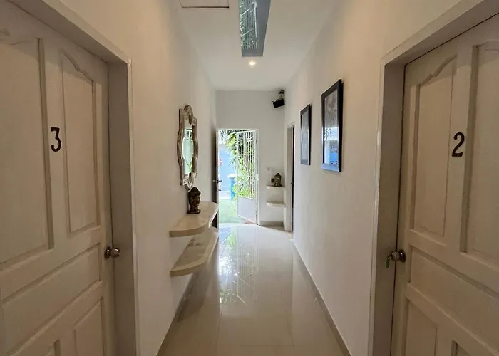Blue Lagoon 5 Bedrooms Near And Airport
