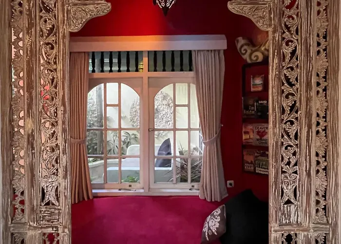 Blue Lagoon 5 Bedrooms Near And Airport *